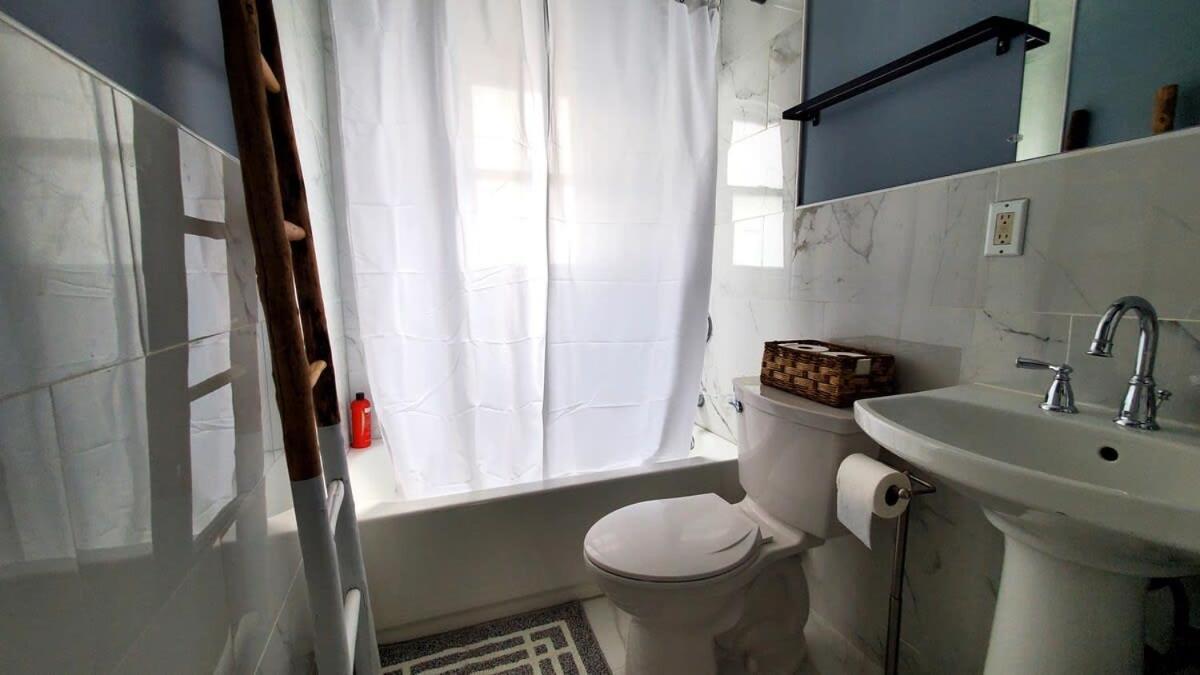 Apartament The Blue Sapphire 2Br 2 King Beds & Ample Backyard Bridgeport Zewnętrze zdjęcie